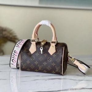 新版Lv Speedy25手袋，增添实用功能棉质宽肩带背不累