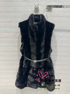 名牌大牌著偧品女装代理一手货源哪里找？哪里有进货渠道微信号