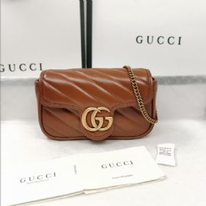 原厂皮系列GG Marmont系列绗缝皮革超迷你手袋