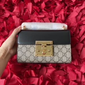 分享哪里有卖高档女包,黑色老花pad lock月光宝盒链条包