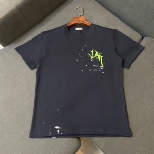 众多款式精品厂家男装工厂服装货源商家分享——《今日资讯》