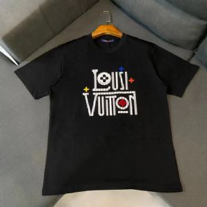 来看这里新款潮流欧洲一线顶尖爆款名牌男装都在晚上几点拿货