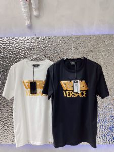 过来看看这里的名牌厂价男装为什么卖的比别人好