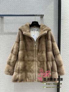 外贸大牌著偧品名牌元单女装一手源头货源供应商哪里找？