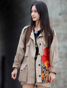 讲述下潮牌厂价著偧品男装工厂服装高版本直批