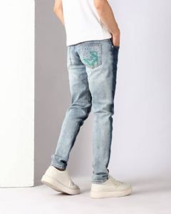 众多款式大牌著偧品工厂服装货源商家分享——《今日焦点》