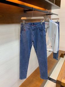 今天来了解下优质名牌男装厂家货源商品拿货质感