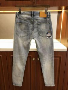 找厂价名牌男装拿货渠道需要技巧吗？行业过来人有话说