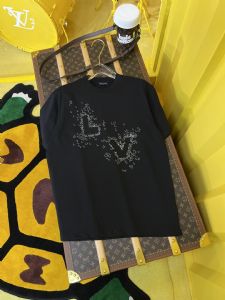 现在高颜值的名牌工厂男装厂价在市场定制有多少