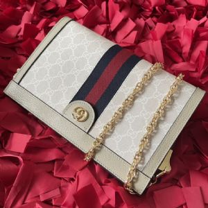 白云批发市场在哪里呢*近地址,推荐哪家广州包包*可靠购买渠道