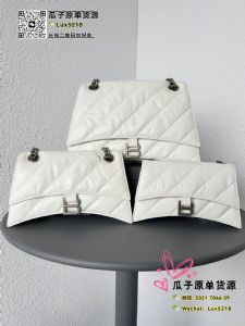 广州白云皮具城档口巴黎是家唐老鸭工厂直销批发一件代发源头厂家货源