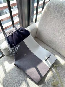 来看这里优质天花板顶尖工厂男装货源市场地址