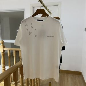 告诉大家今年海外著偧火爆精品男装卖得*便宜只要这个价