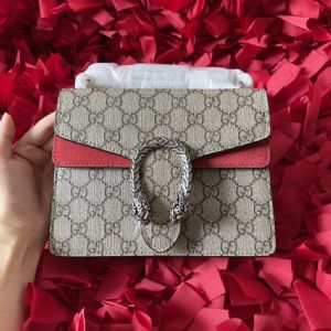 j莆田包包多少钱划算,经典款多色可选女士红色pvc迷你酒神链条包