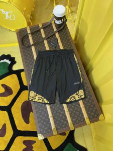 名牌厂价男装质量怎么样好不好，求一个靠谱的卖家微信