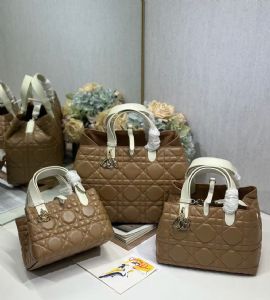 高档大牌包包工厂源头货源批发，价格优势支持比价诚招代理