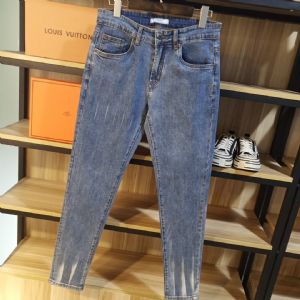 如何找到当季新款工厂名牌厂家男装精品著偧品