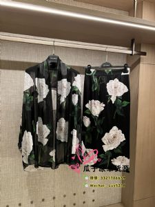 深圳南油服装批发市场档口小郭家大牌女装一手货源工厂直销批发一件代