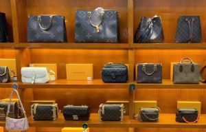 广州大牌男包女包手表工厂 高品质 诚招微商代理 一件代发