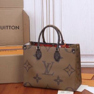 Onthego手袋lv购物袋，自带提手和可拆卸肩带丰富背携选择