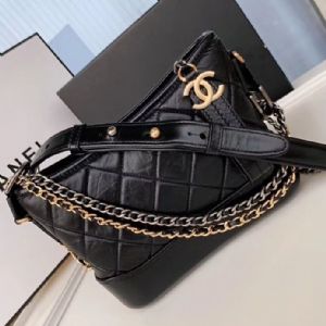 Gabriell手袋Chanel流浪包，经典款有多种时髦背法