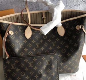 Neverfull中号手袋，lv老花购物袋经典款大家都喜欢使用
