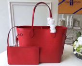 Petit Sac Plat手袋轻盈构型暗藏充裕空间方便收纳