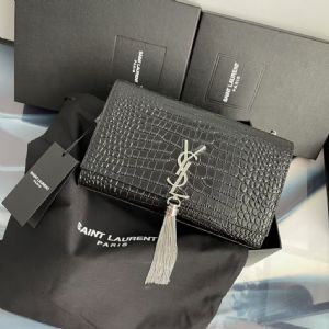 时尚品牌女包有那些，YSL圣罗兰包包流苏链条翻盖包