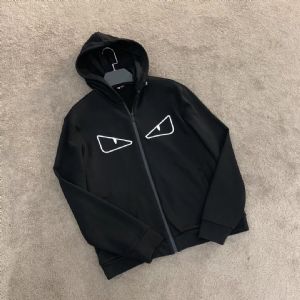 分享国内*服装货源 厂家潮牌男装进货渠道