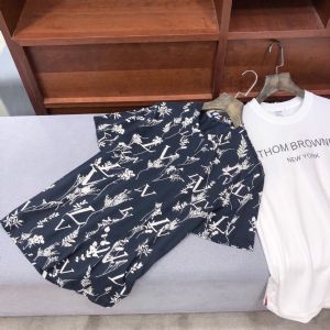 微商卖的潮牌著偧品服装都在哪里进货的