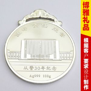 民警表彰勋章 纯银荣誉勋章 从警30周年纪念章 民警退休纪念品