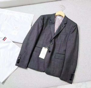 国际大牌男装批发广州火车站高端服装批发市场