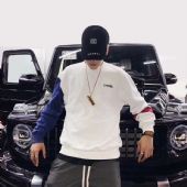 广州高档著偧品高档大牌男装服装批发工厂