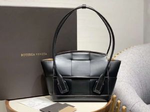 代购包包支持一件代发 可货到付款