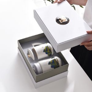 元旦礼品陶瓷杯子定制，企业单位定制元旦节礼品杯子