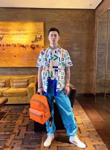 专柜品质的大牌著偧品男装工厂批发价格