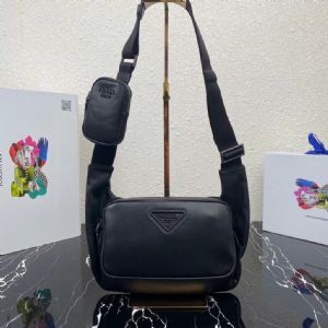 普 拉达包包时尚精品包款，高品质复制对版专柜制作